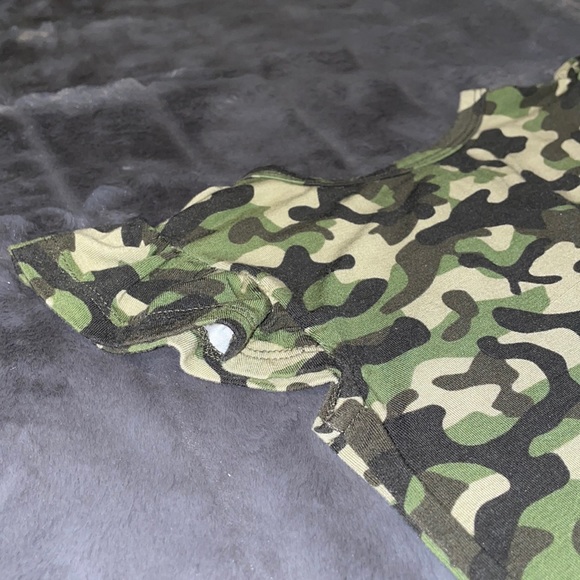 2T EUC Posh Peanut Cadet Camouflage Ruffle Butt Cap Sleeve Romper - Picture 5 of 10